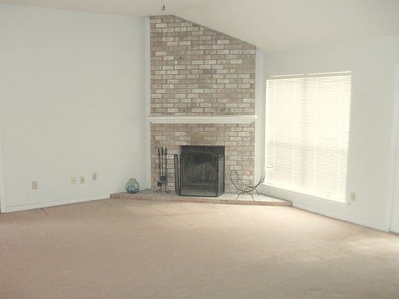 5th image of 6611 Imperial Oak Dr
