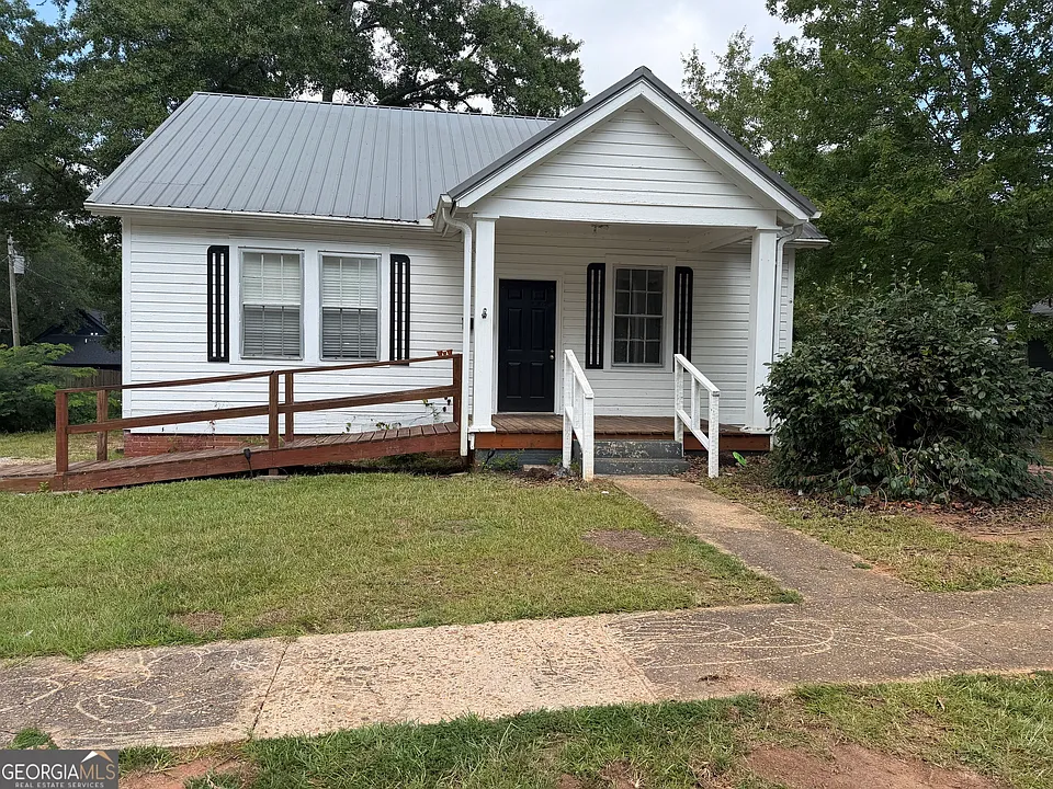 204 Royal Ave