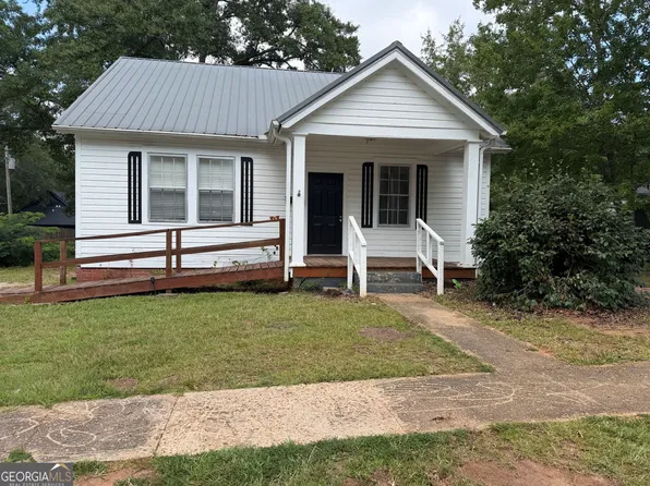 204 Royal Ave, Hogansville, GA 30230
