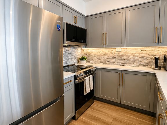 3rd image of 10101 Grosvenor Pl APT 1602
