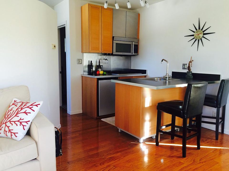 STUDIO KITCHEN