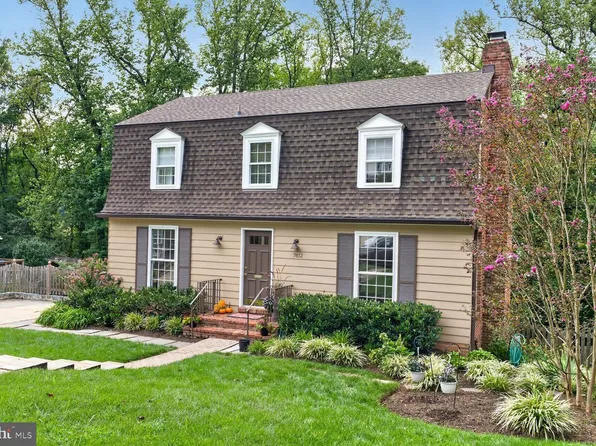 7612 Winterberry Pl, Bethesda, MD 20817