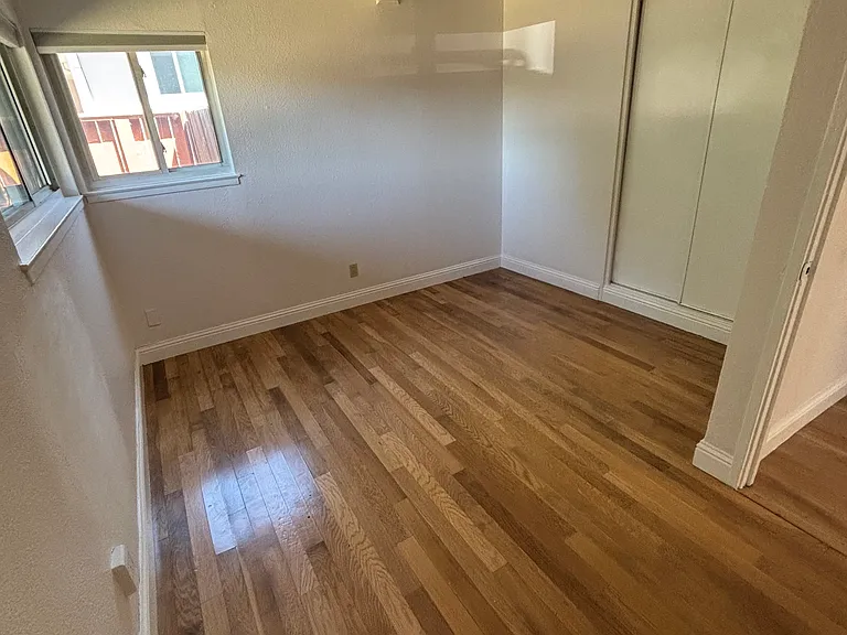 2812 Glenside Dr — Photo 4
