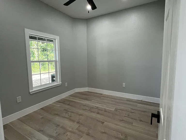 982 Dundee St — Photo 16
