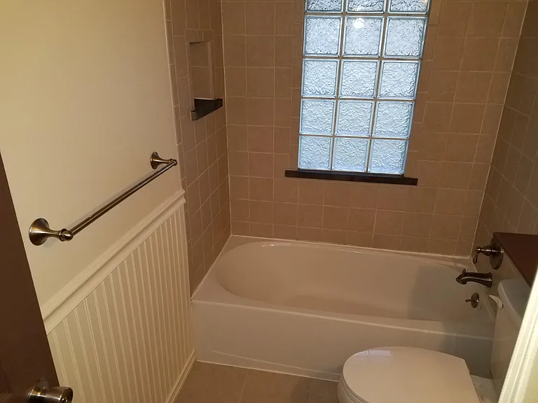 1153 Glenwood Rd — Photo 4