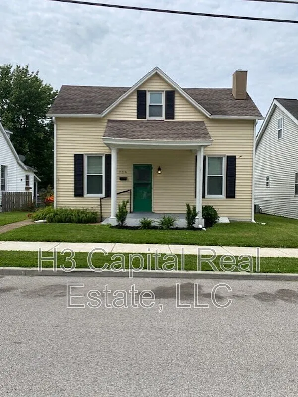 736 Union Ave photo 1
