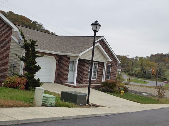 2nd image of 1027 Park Boulevard Cir