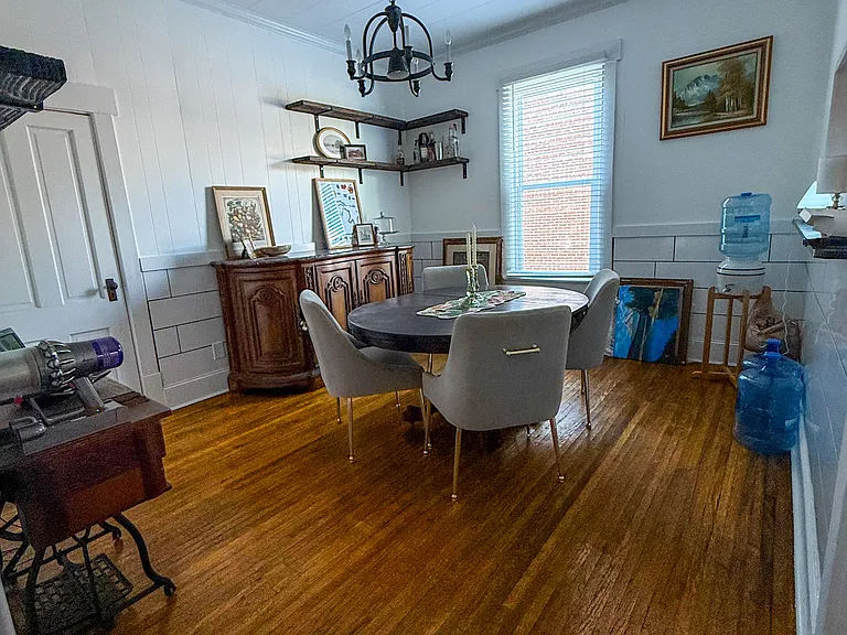 316 W Maple St — Photo 14