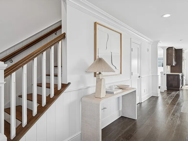 3 Village Green Dr — Photo 1
