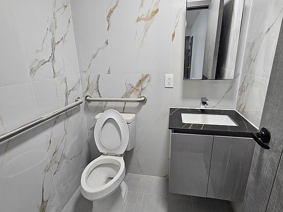 5th image of 1724 W 13th St #1F
