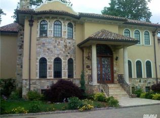 116 Samos Ln, Whitestone, NY 11357