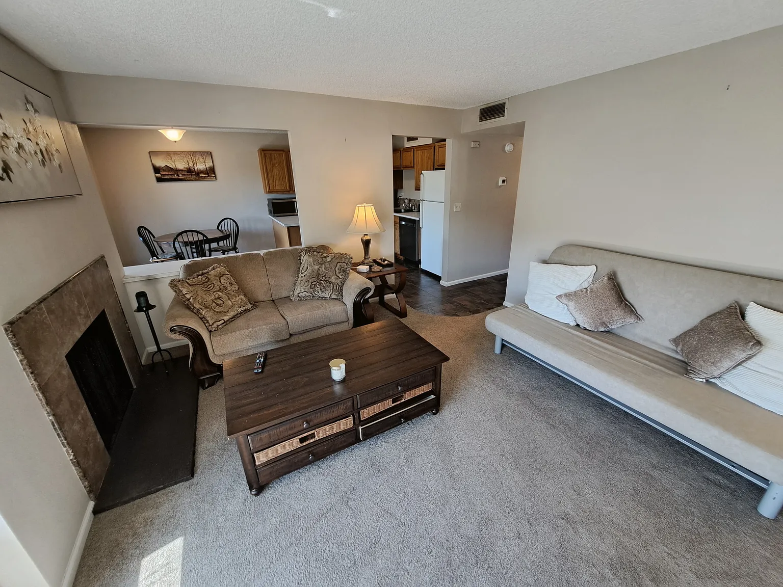 2 bed, 898 sqft, $1,850 — Photo 3