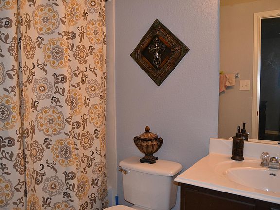 2nd bathroom