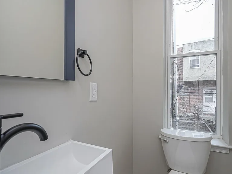 1539 S Wilton St — Photo 13