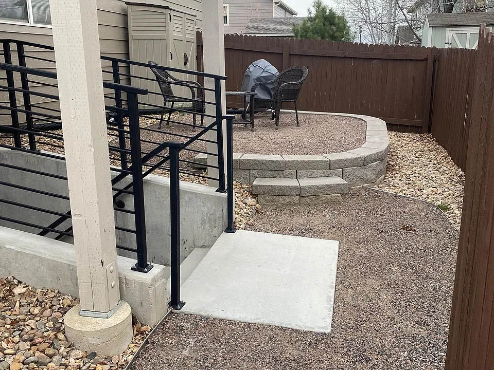 Private entrance and courtyard