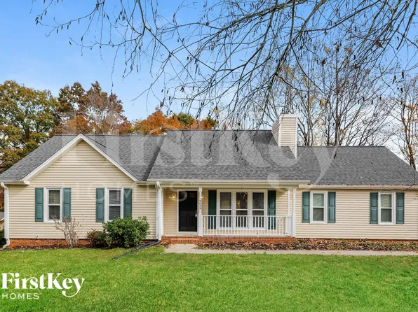 9029 Jefferson Woods Dr, Rural Hall, NC 27045