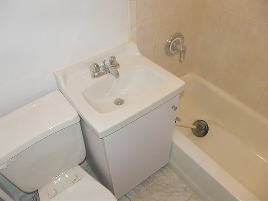 Rented by DSA Realty | media 36