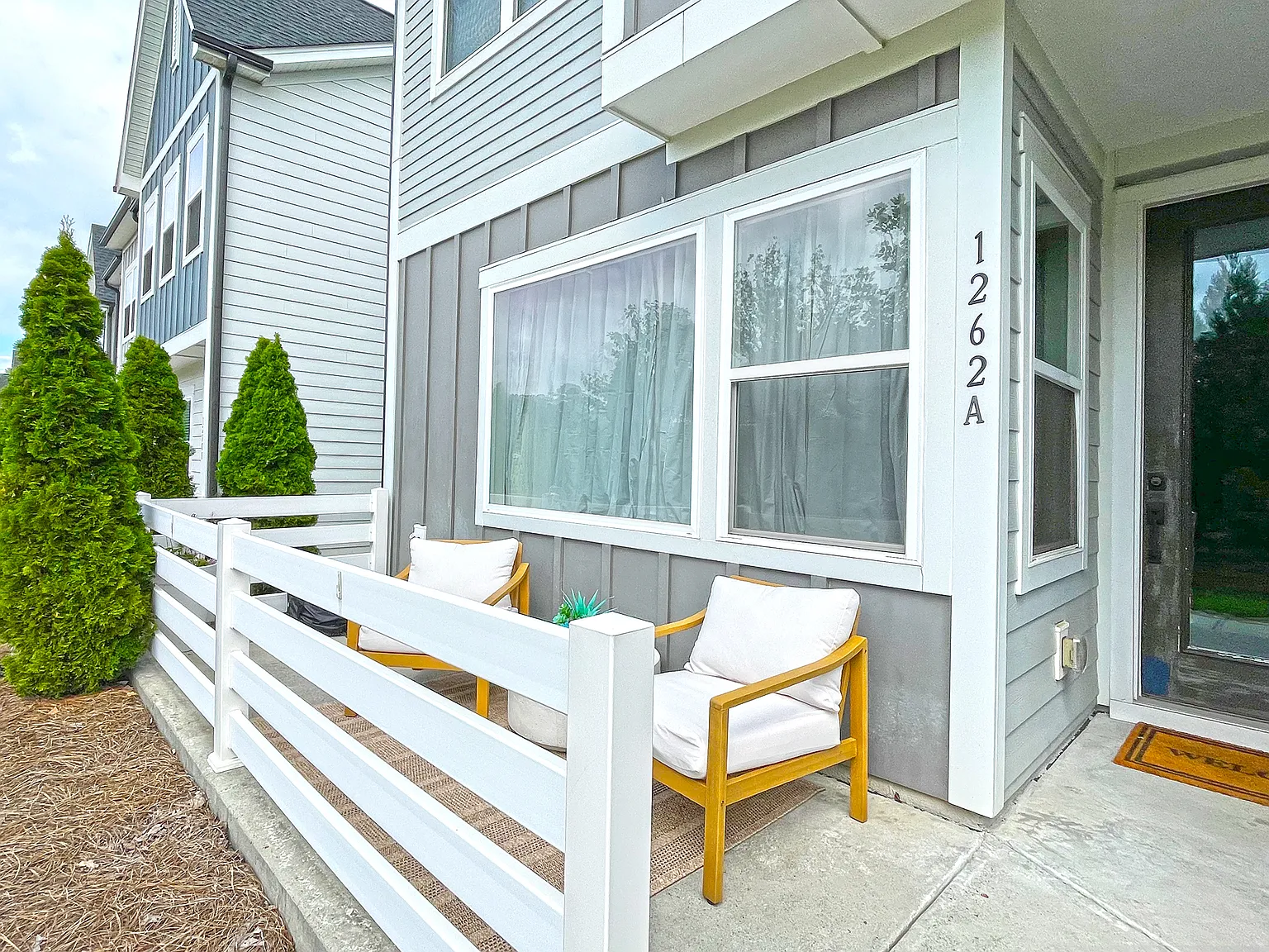 4 bed, 2.5 bath, 2028 sqft, $2,800 — Photo 3