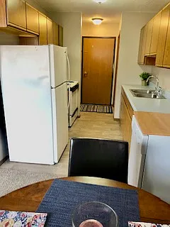 Elm St Apartments- 1000 Elm St - 205 — Photo 2