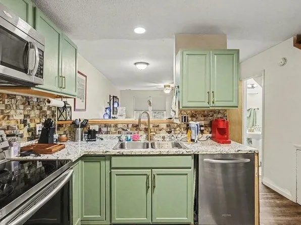 1714 Fox Hollow Dr, Raleigh, NC 27610
