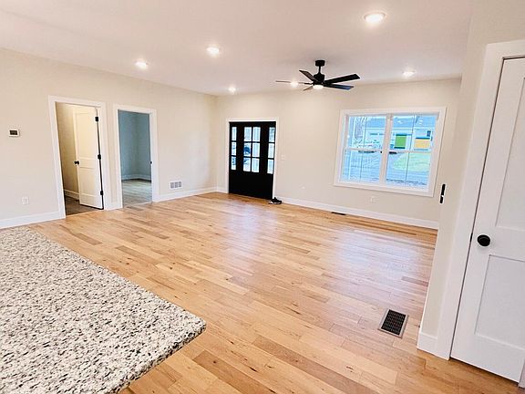 5th image of 165 Pine Ridge Rd