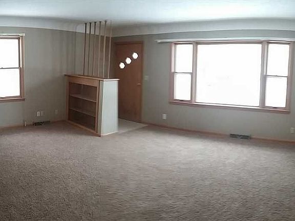 4th image of 3501 Bel Air Dr SE