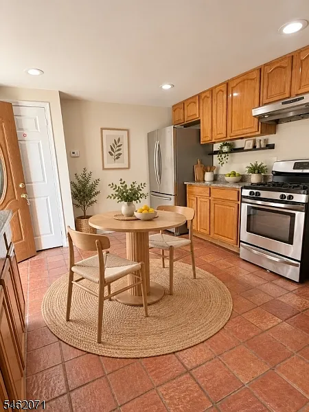 2 bed, 1.0 bath, $2,700 — Photo 2