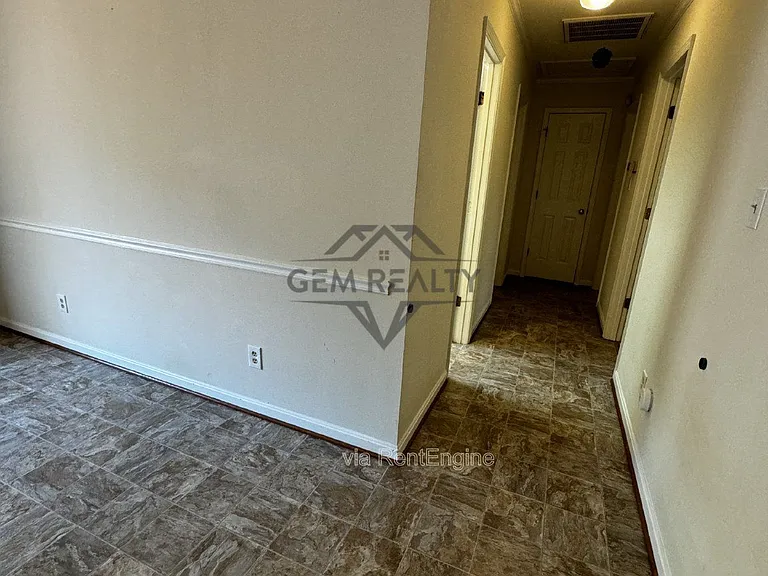 5088 Blarney St — Photo 8