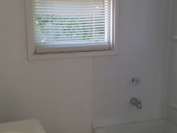 4th image of 618 Alta Sita St