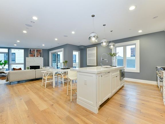 4th image of 510-512 Dorchester Ave #4R