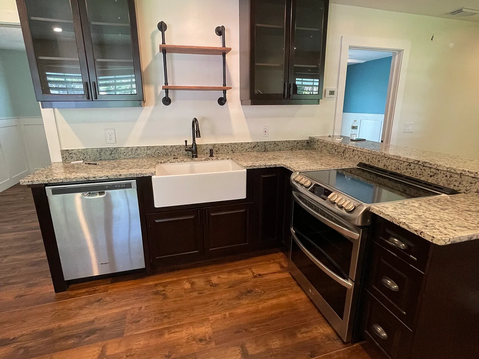 2 bed, 1154 sqft, $2,455 — Photo 3