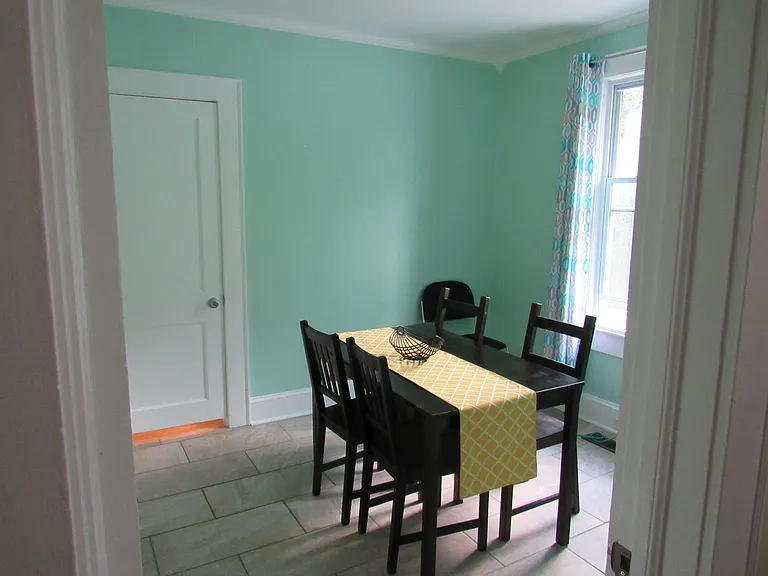 705 W Markham Ave #B — Photo 6