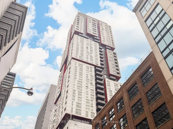 318 Richmond St W, Toronto, ON