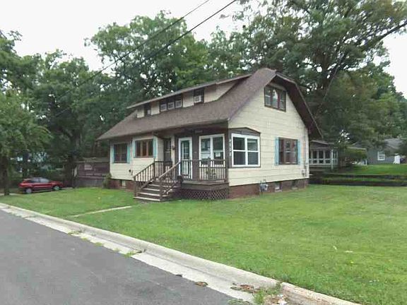 2nd image of 4802 Illinois St
