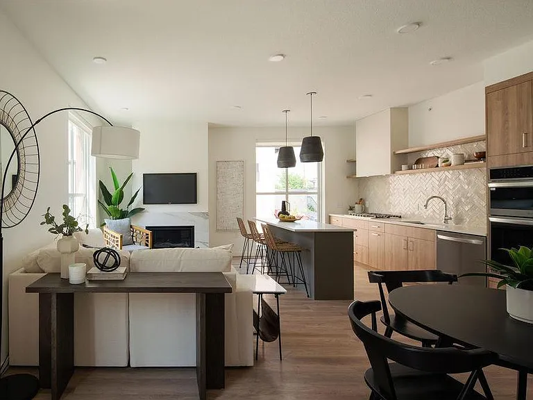 1 West Dr #7 — Photo 1