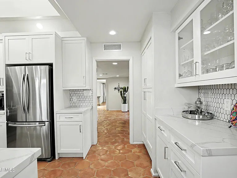 1049 N Boulder Dr — Photo 17