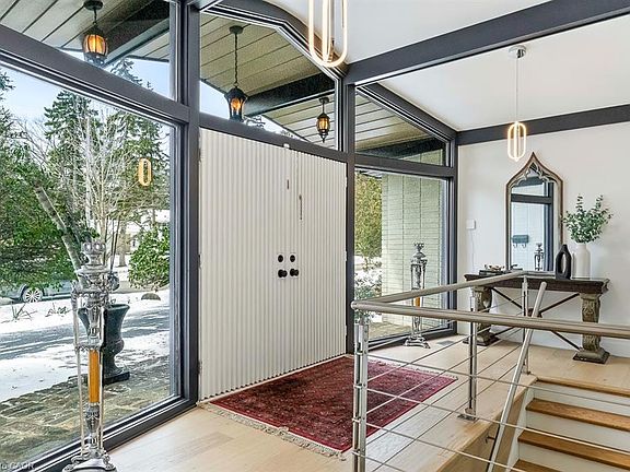 3rd image of 625 Sir Richards Rd