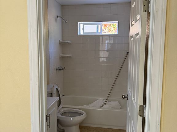 4th image of 7800 Jaboneria Rd APT 1