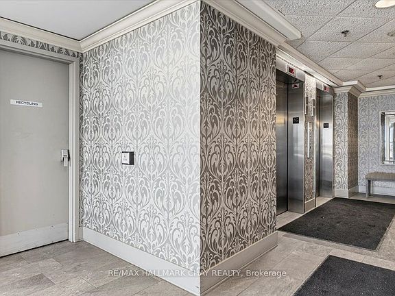 5th image of 2 Toronto St Unit 605