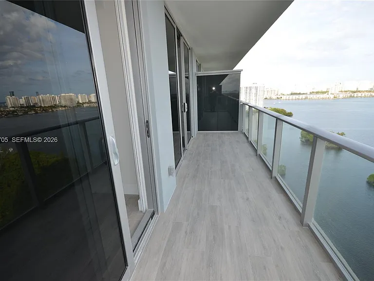 16385 Biscayne Blvd #518 — Photo 20