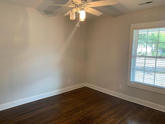 3rd image of 206 Donnybrook Ave