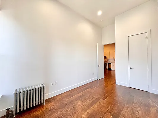 Rented by Hagstrom Management Inc | media 12