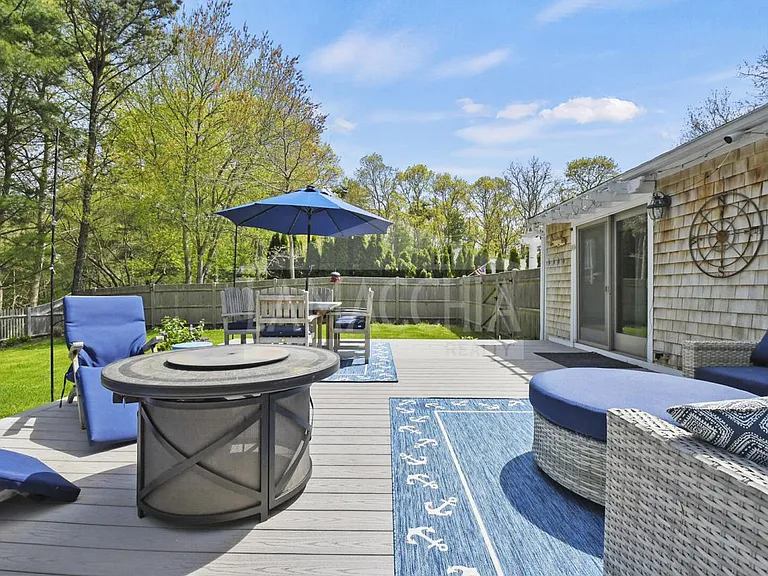 583 N Falmouth Hwy — Photo 20