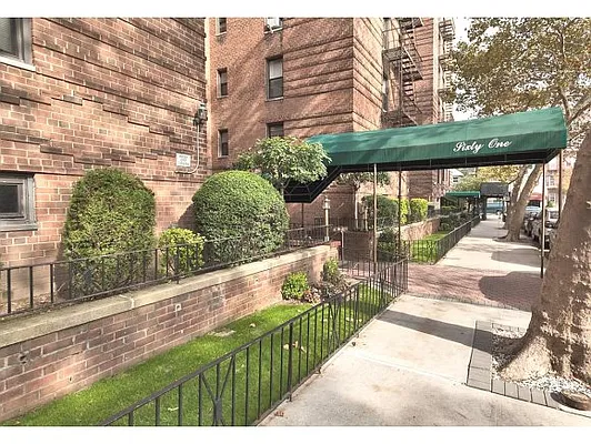 Sold by Calabrese Real Estate | media 11