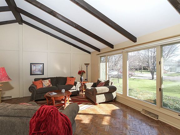5th image of 158 Williamsburg Dr