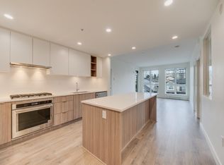 750 Dogwood St #304, Coquitlam, BC V3J 4B5