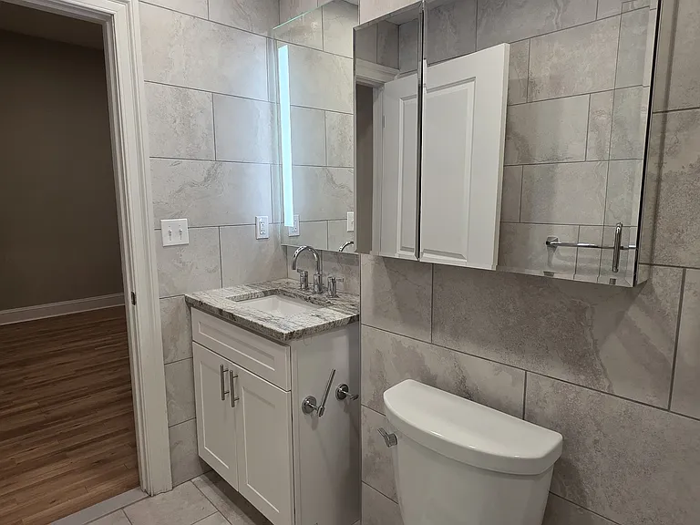 1420-22 Chestnut St #204 — Photo 24