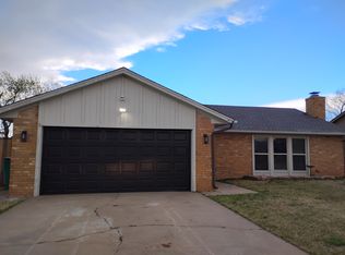 8900 Tracy Dr, Oklahoma City, OK 73132