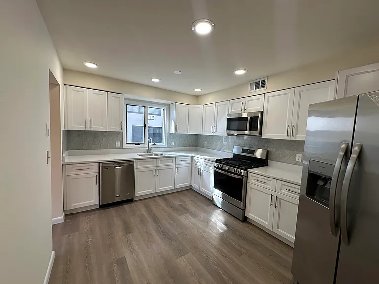 407 Jane St #1 — Photo 4