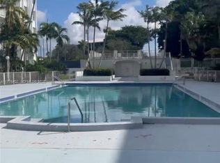496 NW 165th Street Rd APT D611, Miami, FL 33169
